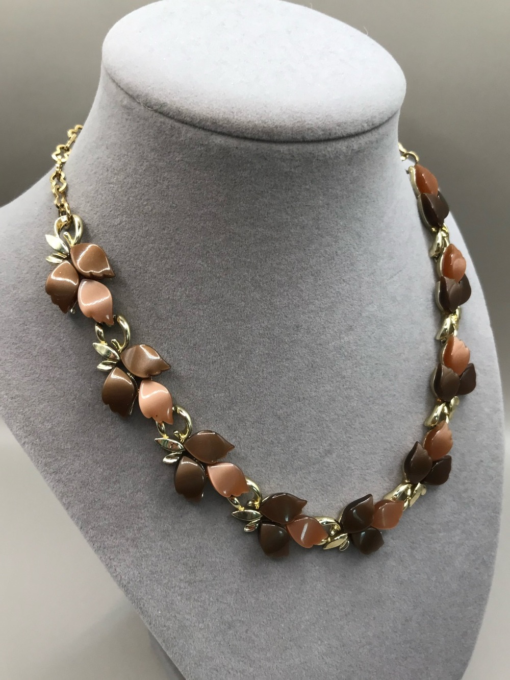 Vintage Thermoset Gold-Tone Autumn Colored Leaf Link Necklace